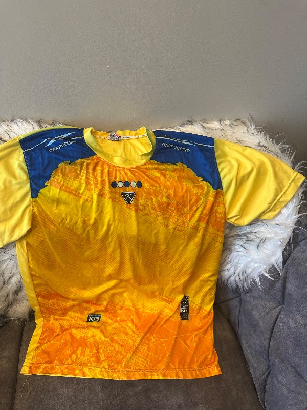 Gulur íþróttabolur XL