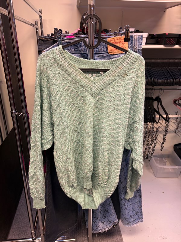 Græn knitted peysa
