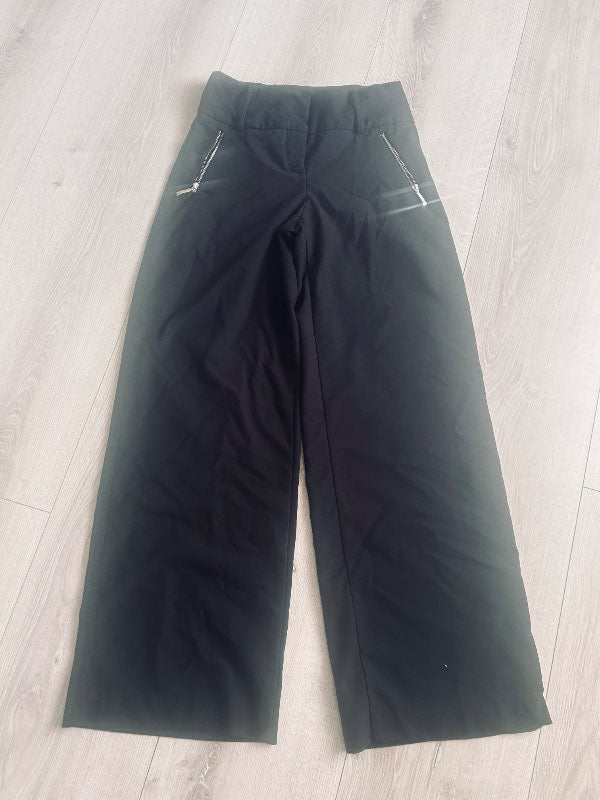 Zara buxur svartar