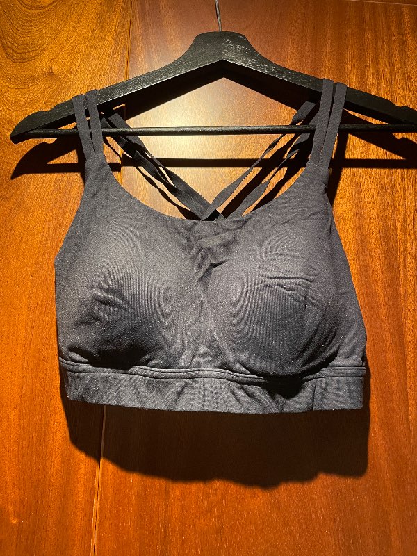 92 - Under armour svartur íþróttatoppur