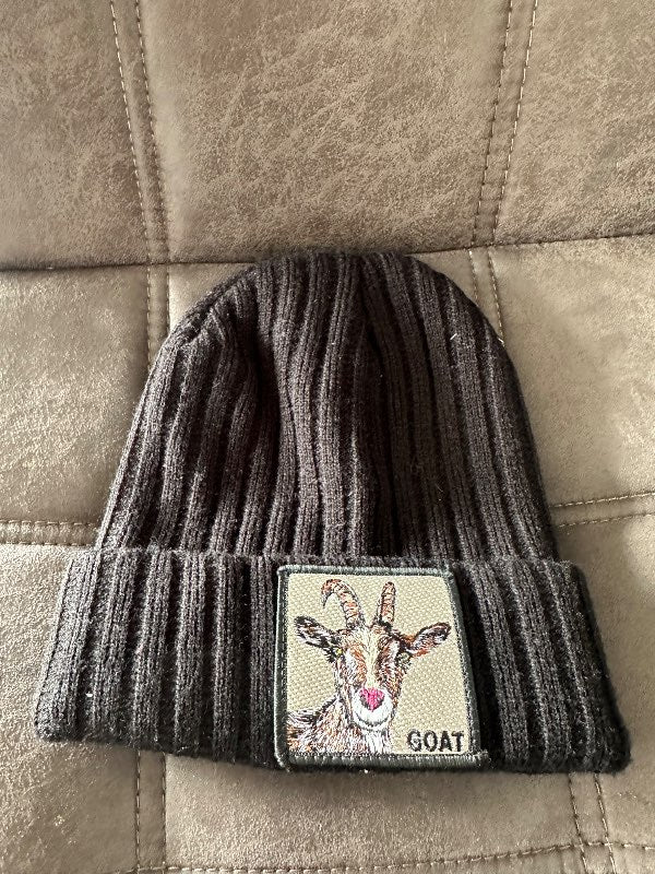 Svört Goat húfa