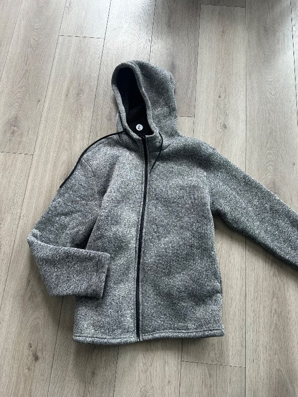 Grá þykk fóðruð peysa kk st. L