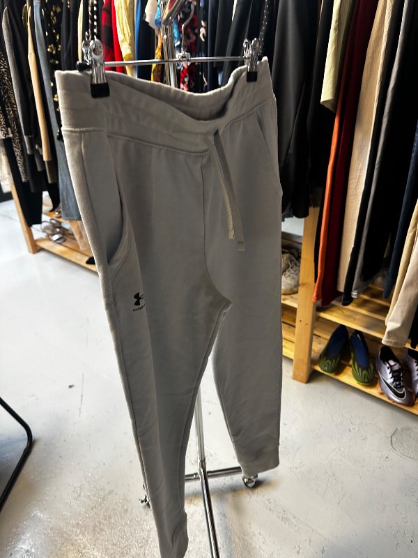 UA - jogging buxur juniorL - ónotað