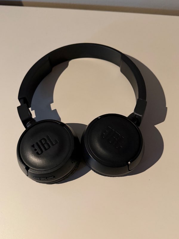 JBL heyrnatol bluetooth