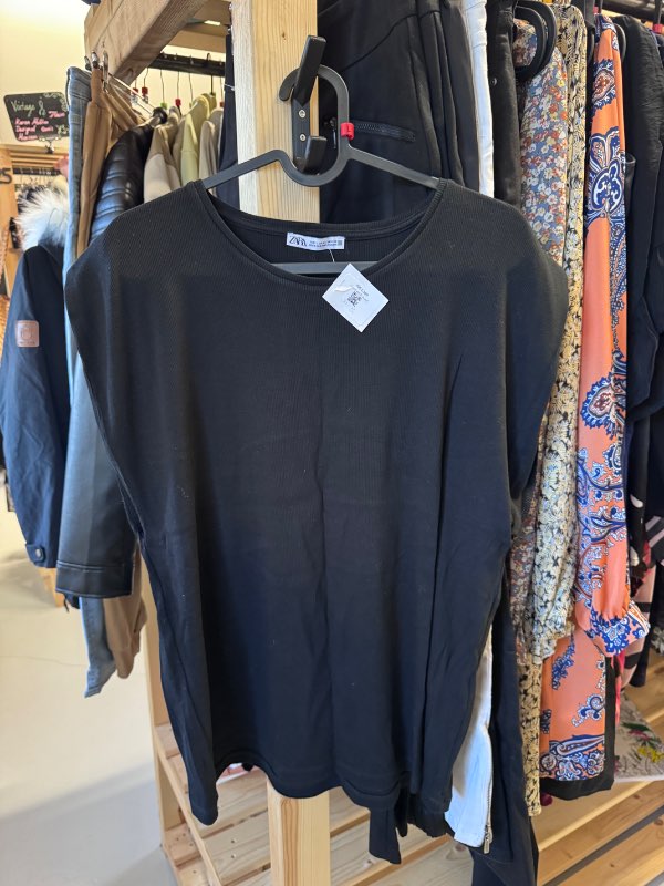 Zara vesti svart