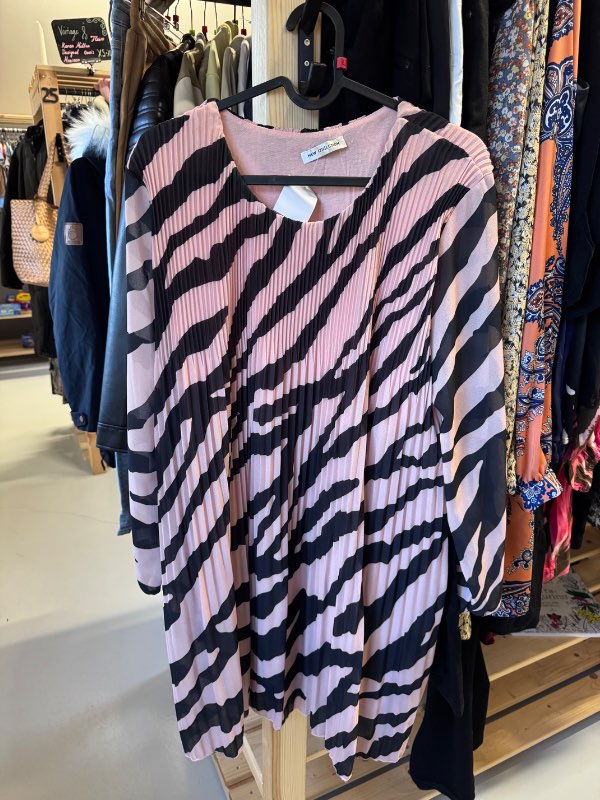 New collection kjóll