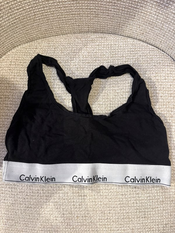 Calvin Klein toppur