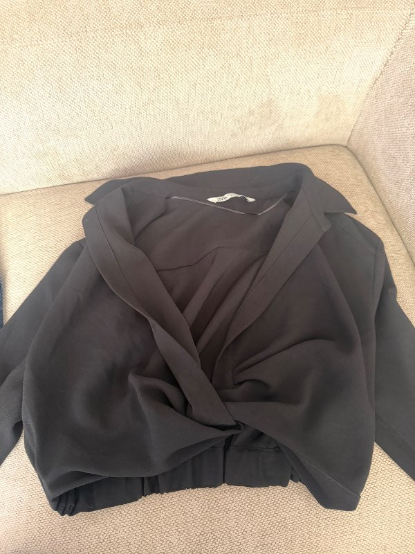 Zara svartur toppur
