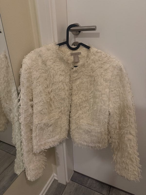 H&M fluffy hvítur jakki