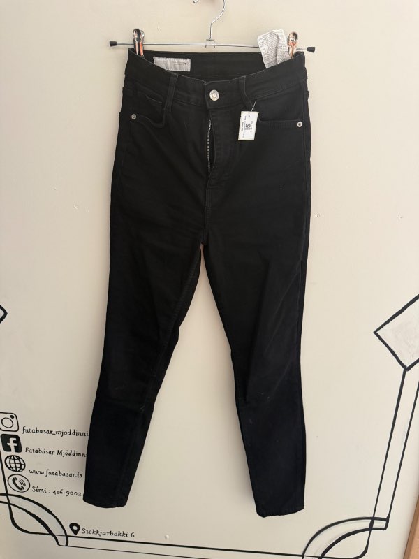 Svartar gallabuxur Zara