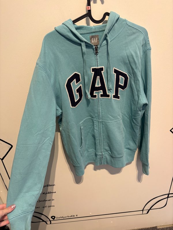 GAP rennd peysa