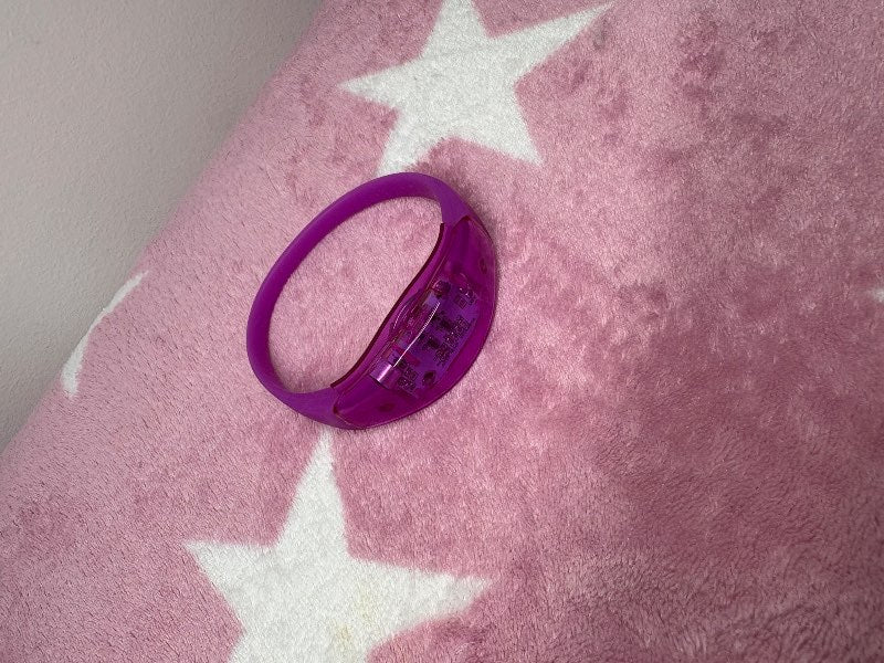 Armband sem blikkar/vantar batterí