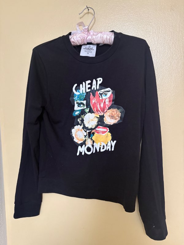 Cheap monday peysa