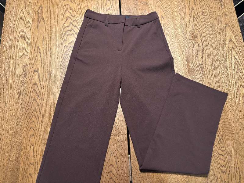 Vero moda buxur brúnar