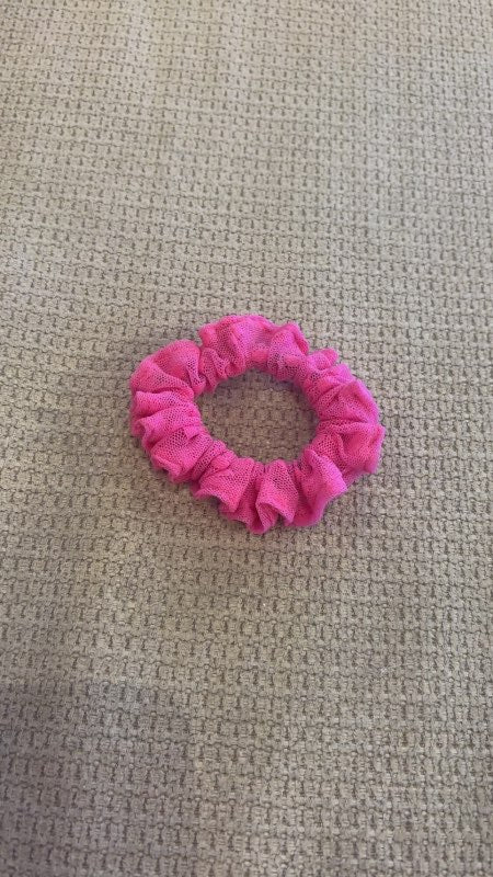 Bleikar teyjur/scrunchies