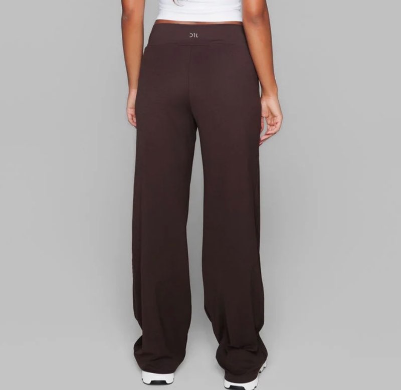 Define the line brúnar straight pants