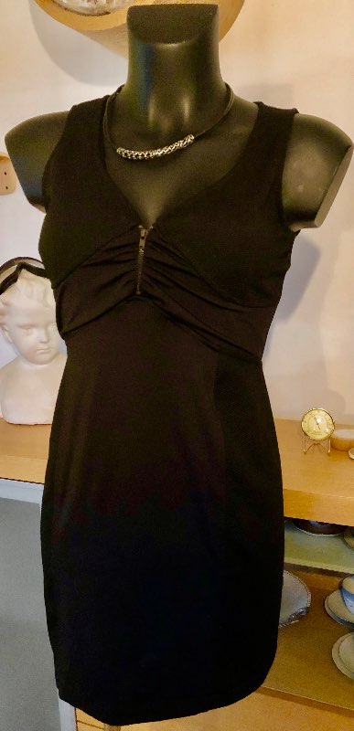 Svartur þröngur kjóll teygjanlegt efni