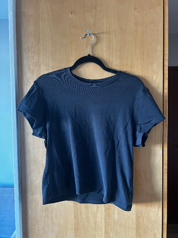 Uniqlo stuttermabolur