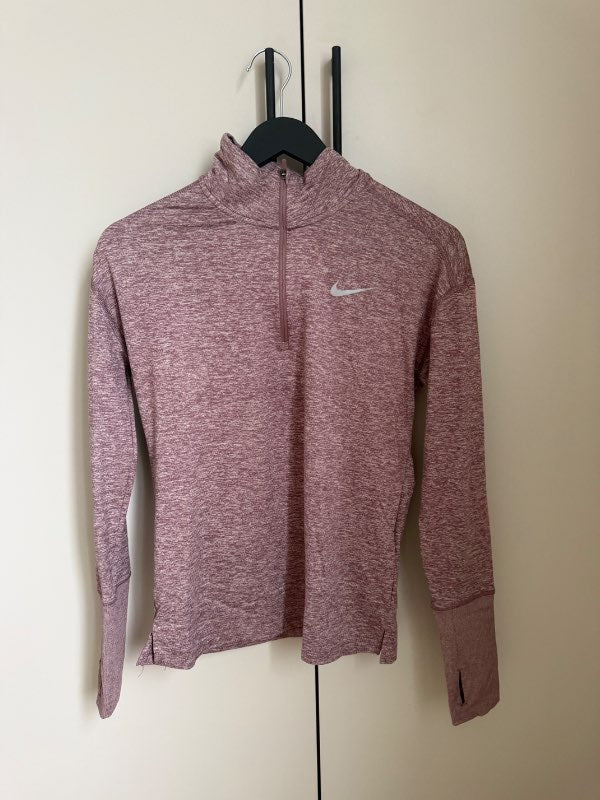 Nike hálfrennd peysa