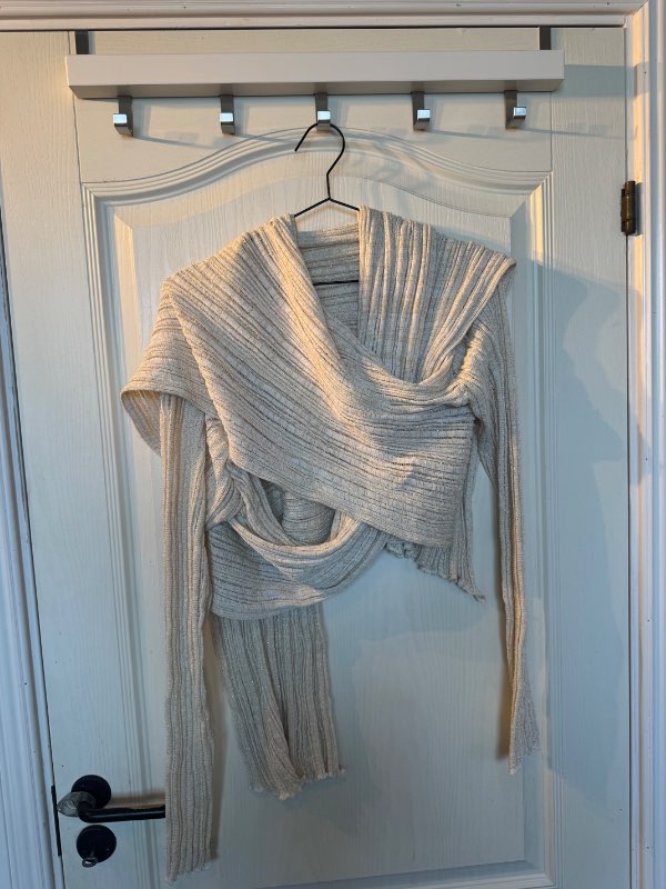 Hvít/gull wrap golla