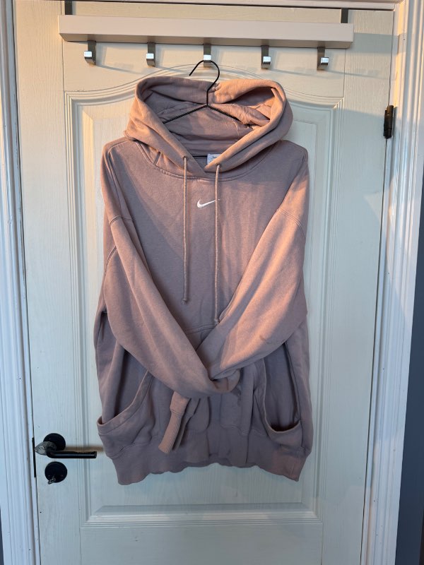 Ljósbrún hettupeysa - Nike