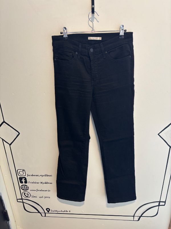 levis svartar gallabuxur (ónotaðar)
