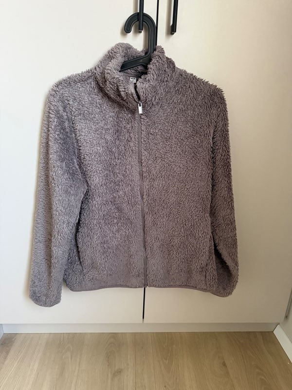Uniqlo peysa