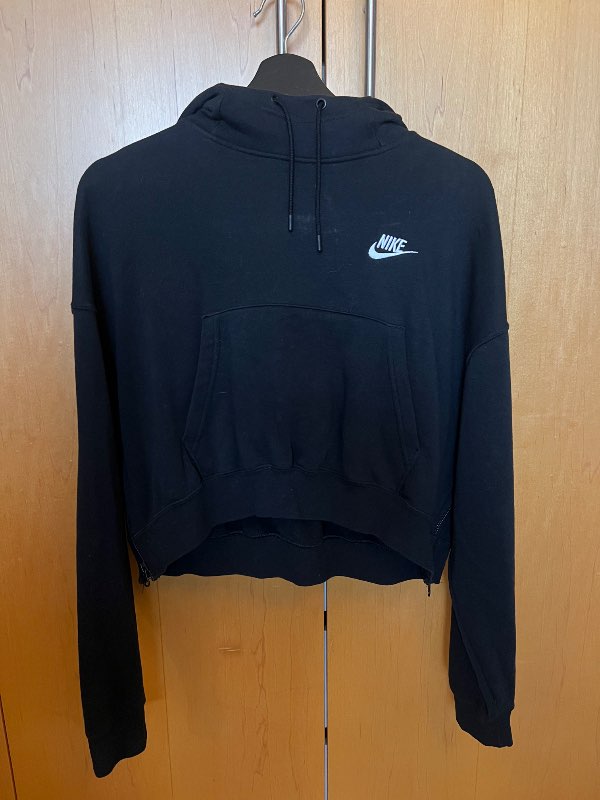 Nike cropped hettupeysa svört