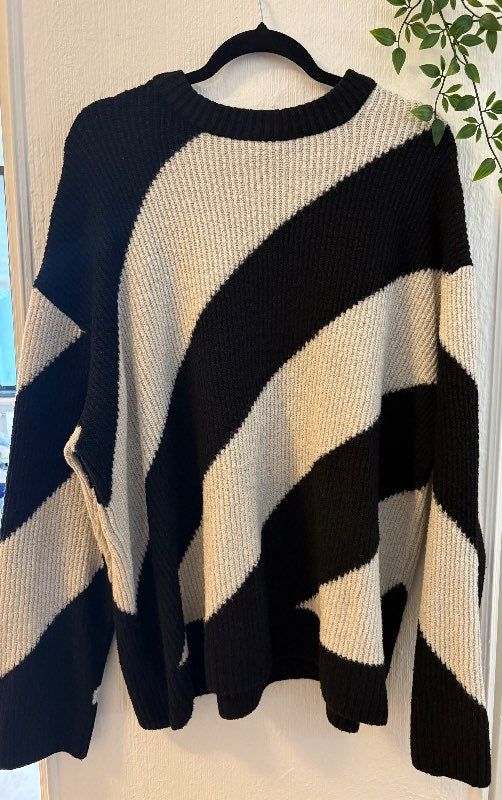 H&M svört/ hvít prjónapeysa
