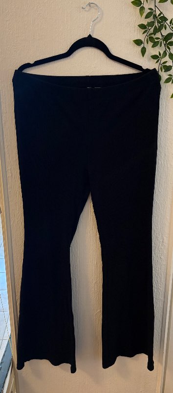 H&M útvíðar buxur úr mjúku efni