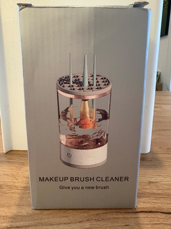 Make up brush cleaner nýtt - hleðslusnúra fylgir