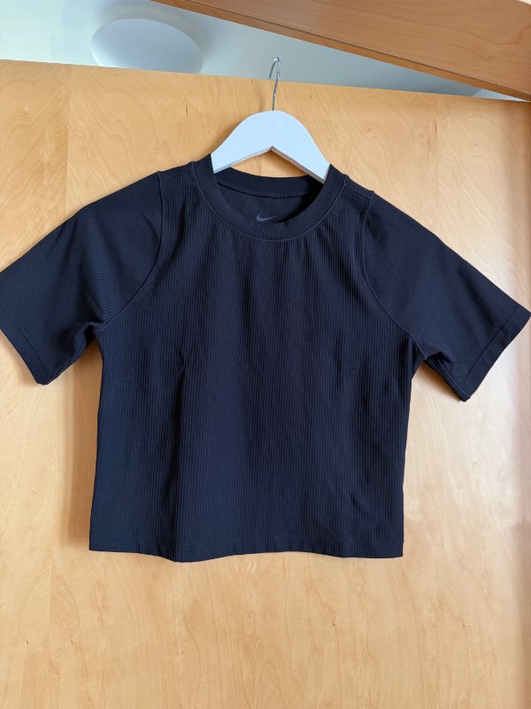 Nike stutterma svartur n