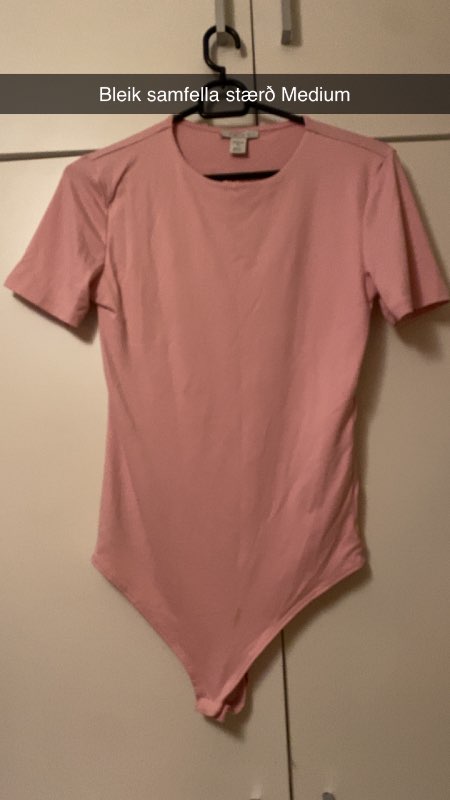 Bleik samfella