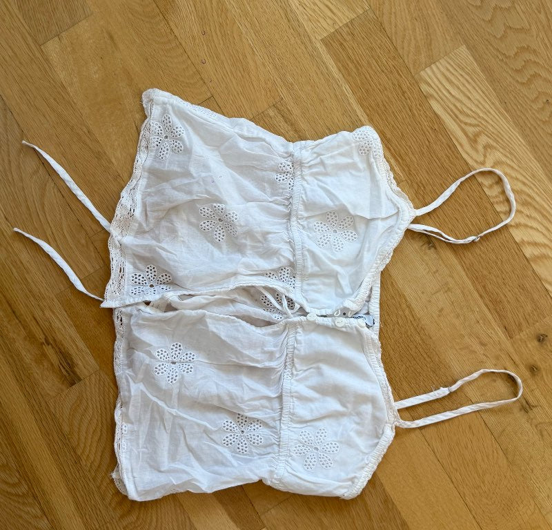 sætur sumartoppur hvítur