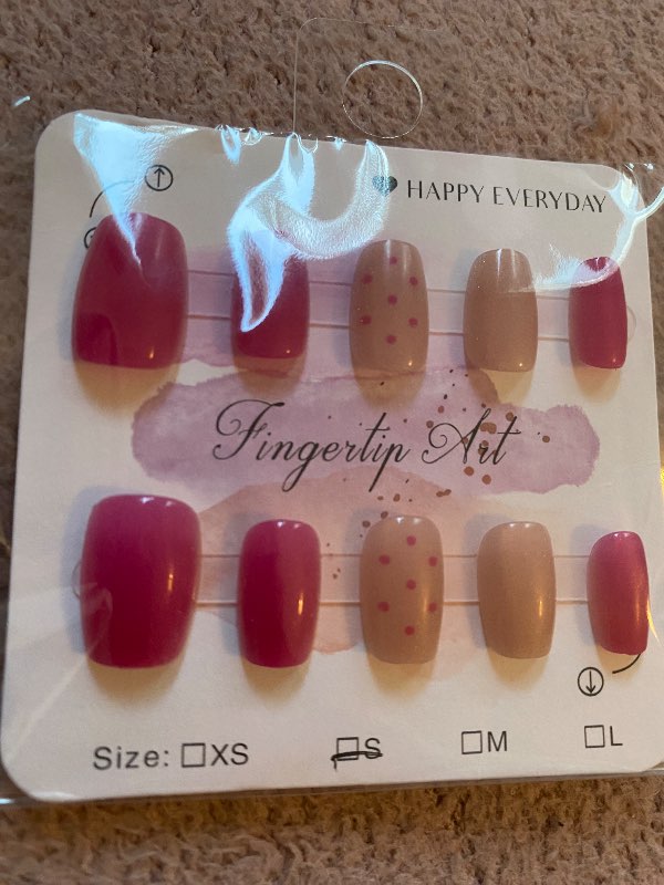 Press on nails
