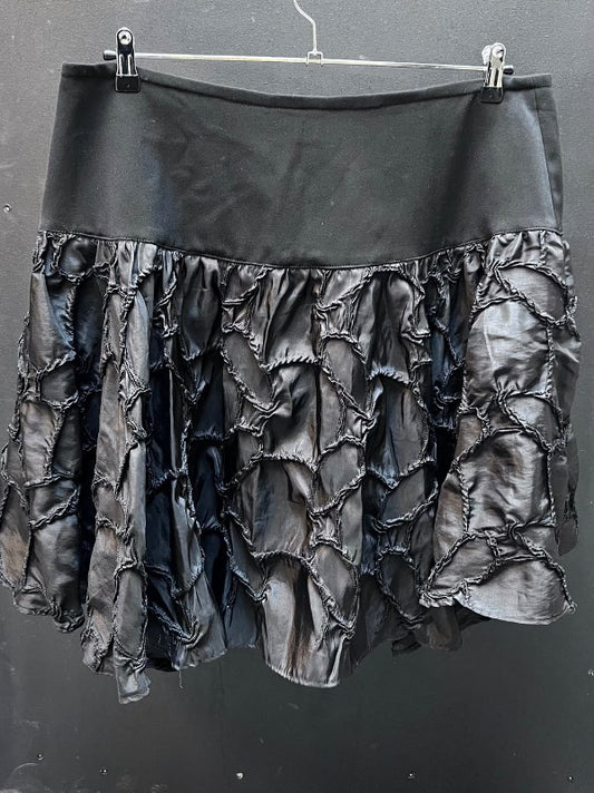 Svart pils frá Maríu Lovísu