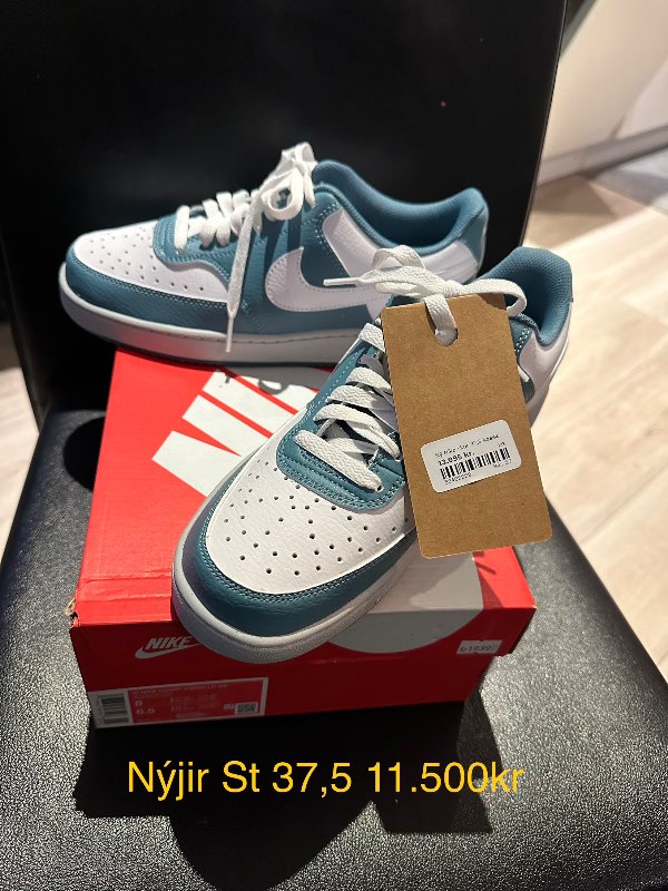 Ný Nike skór grænbláir st37,5 24,5cm