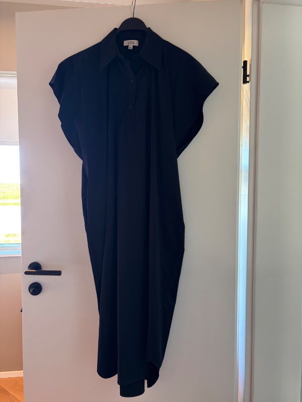 COS oversized skyrtukjóll dökkblár