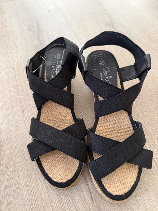 Sandalar