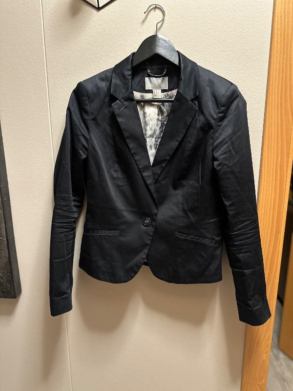 HM svartur blazer