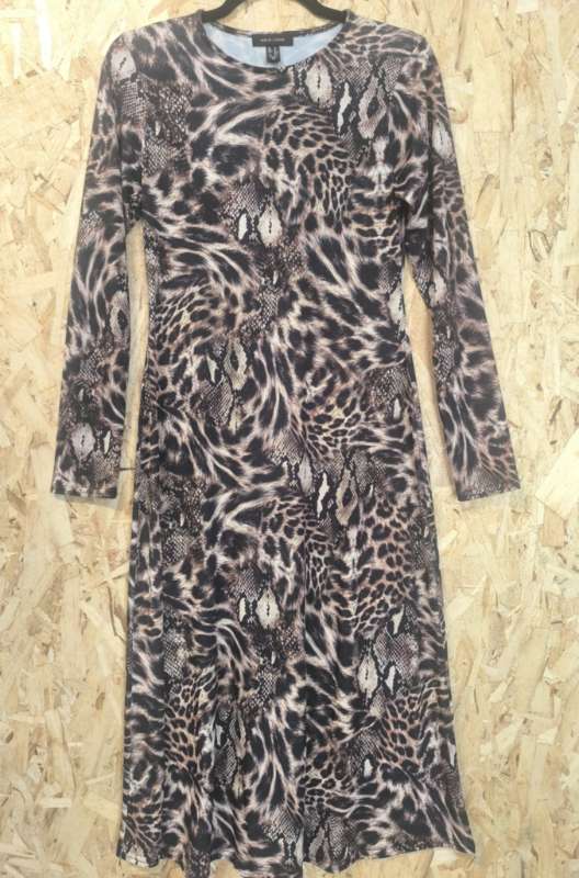 Nýr kjóll í stærð 40.