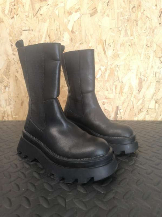 Fráteknir skór stærð 38