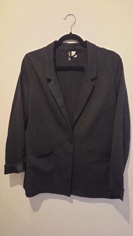 7 Svartur Jakki - Devided byh&m