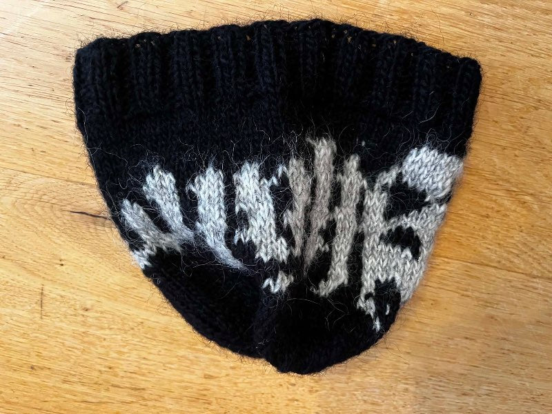 Skálmöld handprjón húfa