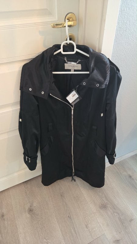 Karen Millen sv jakki