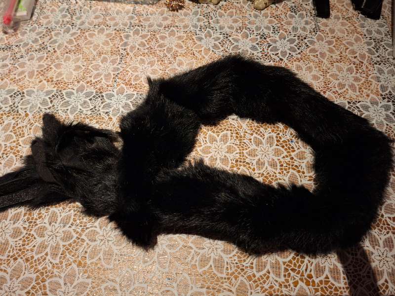 Svart lóð um háls