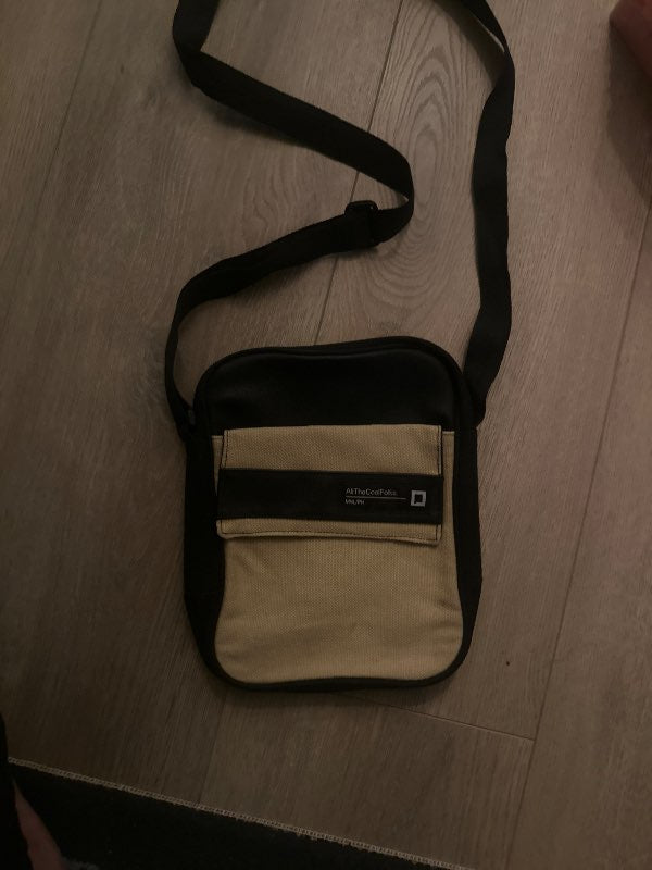 Hliðartaska allthecoolfolks