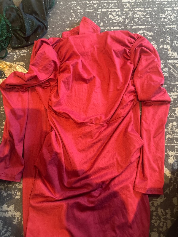 Rauður júník kjóll ónotaður