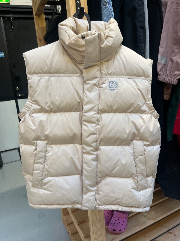 66N Dyngja vest