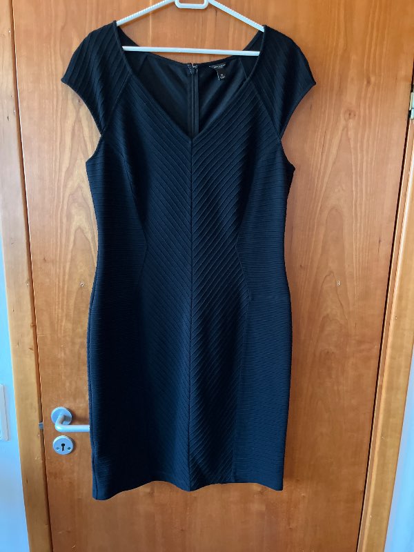 Svartur kjóll Ann Taylor nr.10